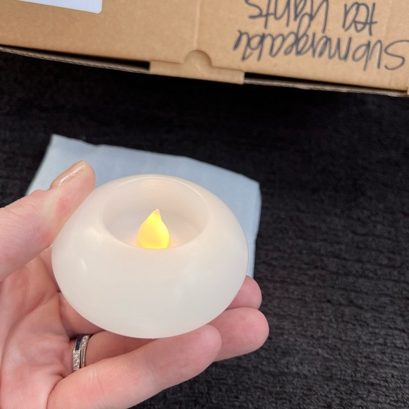 Set of 12 Homemory immersible tea lights.​ - Picture 5 of 5